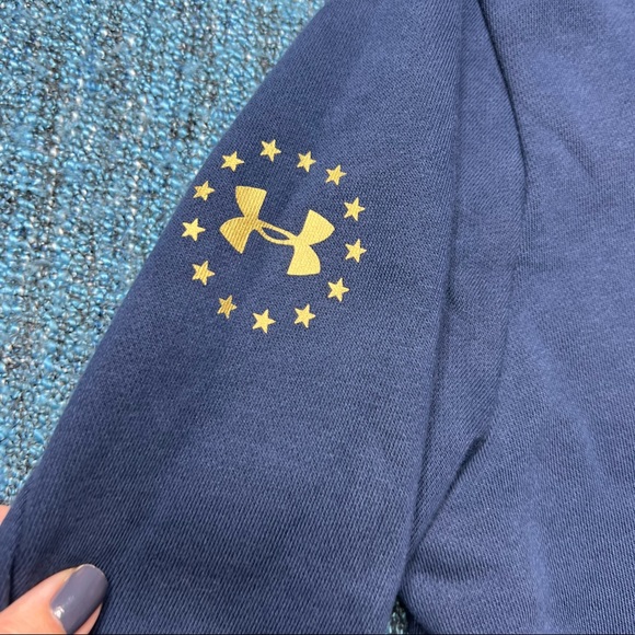 Under Armour x Project Rock Freedom Respect Fleece Crewneck Sweatshirt - Picture 4 of 6